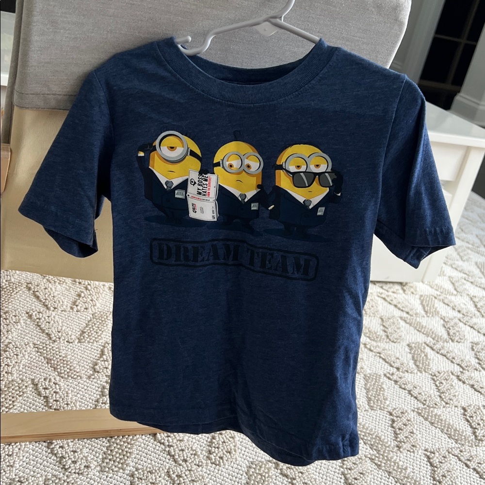 Illuminations Despicabke Me4 tshirt size 5T